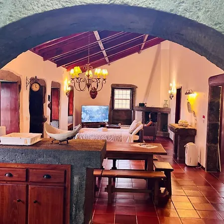 Casa Vaquinhas By Ponta Negra Azores *