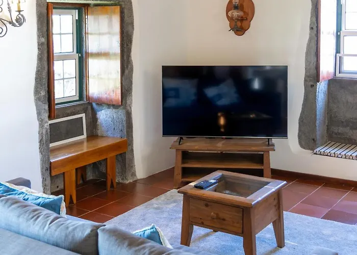 Casa Vaquinhas By Ponta Negra Azores Altares