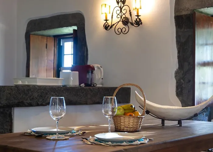 Casa Vaquinhas By Ponta Negra Azores * Altares